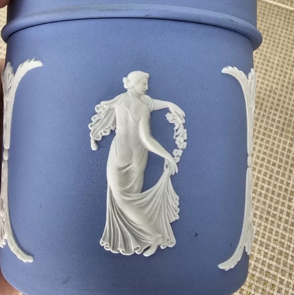 VTG WEDGWOOD ENGLAND BL JASPERWARE DOME LID & JAR - Picture 7 of 12